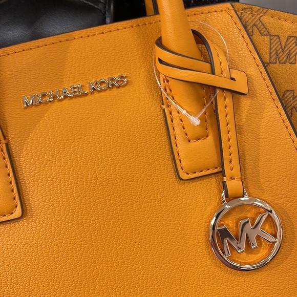 Michael Kors Avril Small Signature PVC Top Zip Satchel Crossbody Bag
Honeycomb - Picture 8 of 16